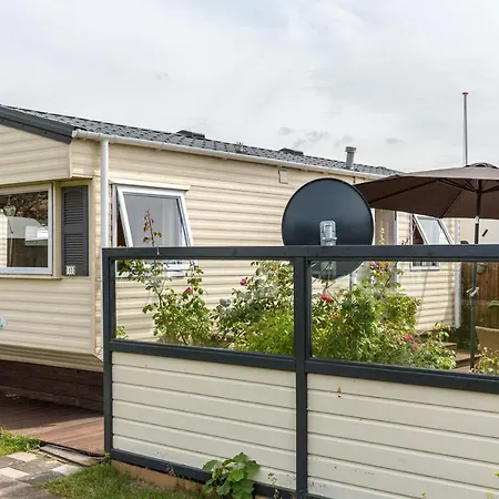 In The Dunes Nearby The シャレー *