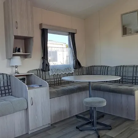 In The Dunes Nearby The シャレー *